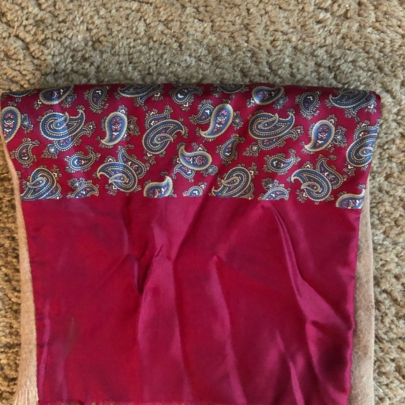 VINTSGE CHRISTIAN DIOR RED PAISLEY/TAN FABRIC LONG SCARF - Picture 13 of 16